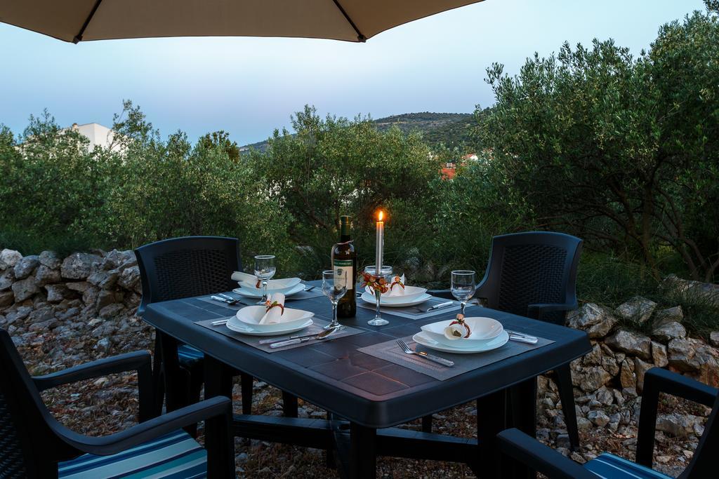 Holiday Home Iris Marina Bagian luar foto